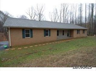 4460 Dockray Dr, Nashport, OH 43830