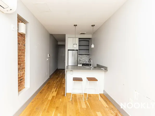 1000 Fulton Street image 1 of 4