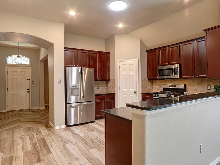 2804 Cascade Cove Dr — Photo 8