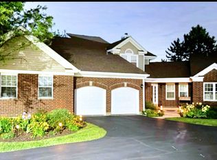 1033 Interloch Ct, Algonquin, IL 60102