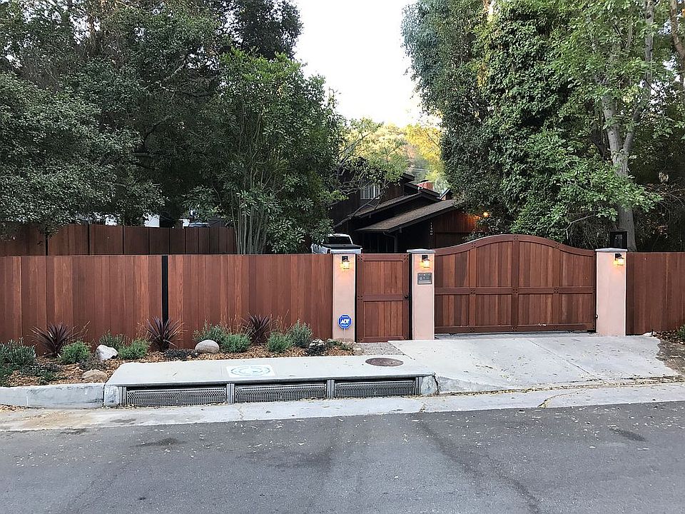 1st image of 11500 Canton Dr