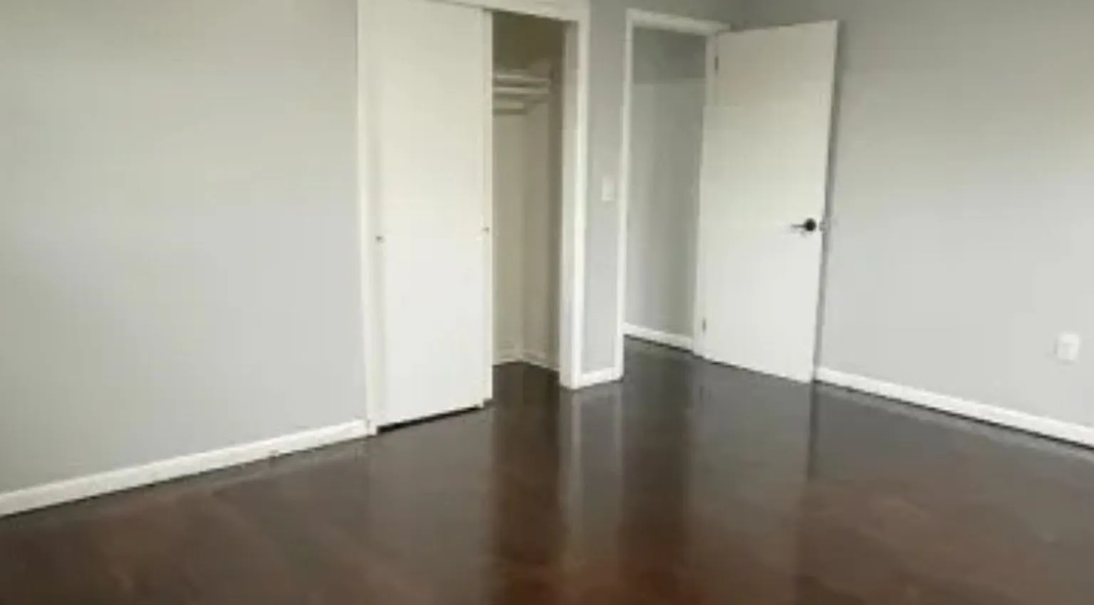 Renovated 2 Bed / 1 Bath 2nd Floor Apartment, Linden NJ — Photo 1