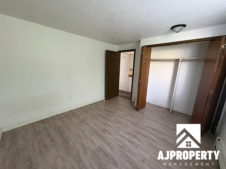 114 W 43rd St #3 — Photo 7