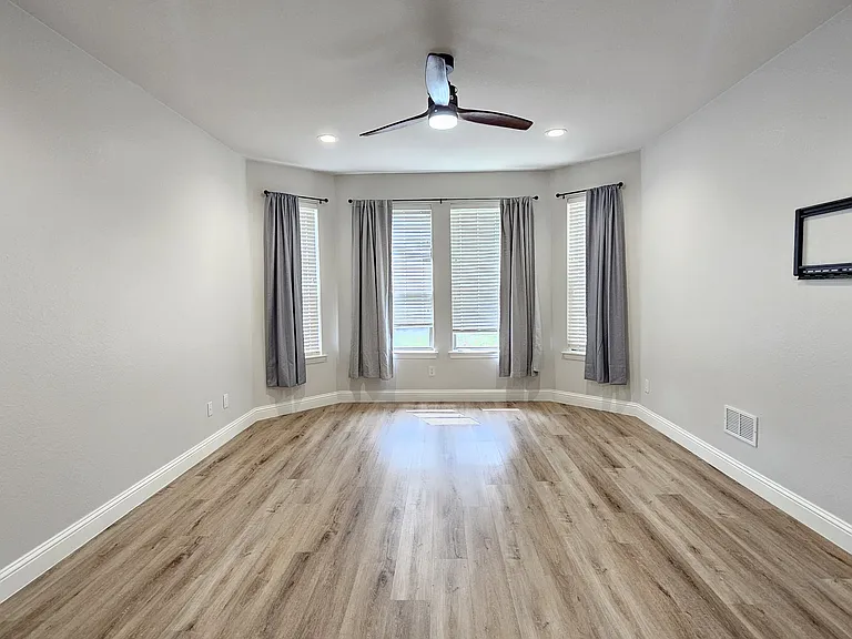 1201 Bradford Trace Dr — Photo 15