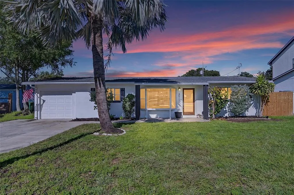 3 bed, 2.0 bath, 1215 sqft, $3,300 — Photo 1