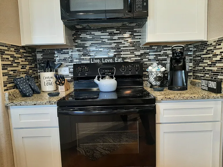 1758 Tristan Trl — Photo 6