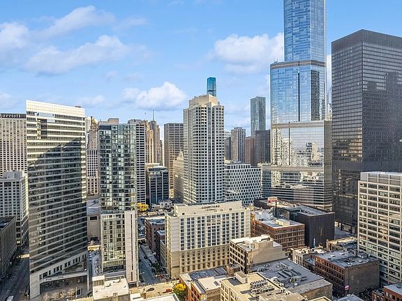 5th image of 10 E Ontario St #1400