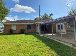 321 Elaine St, La Marque, TX 77568