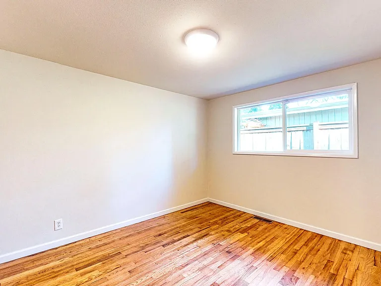 14405 SE 15th St — Photo 18