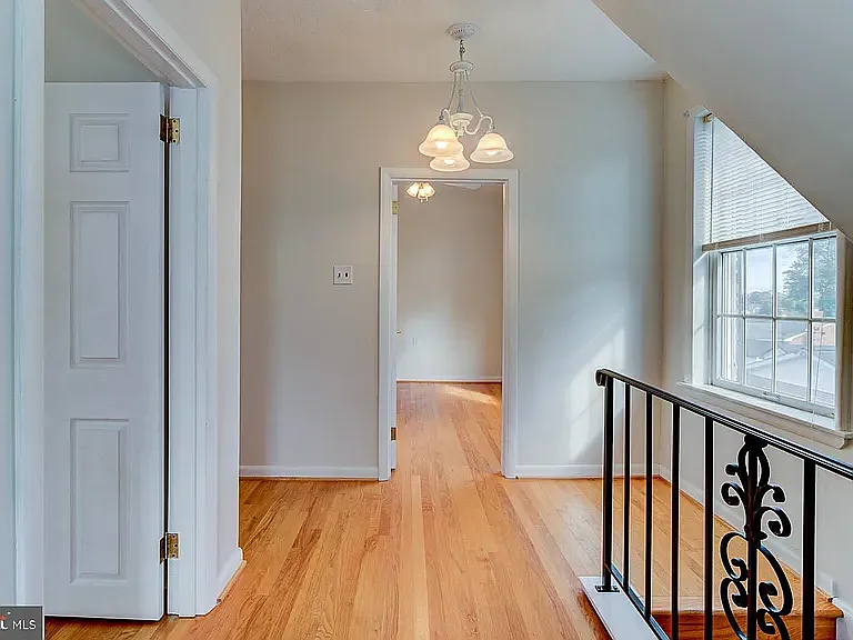 106 Middleboro Rd — Photo 37