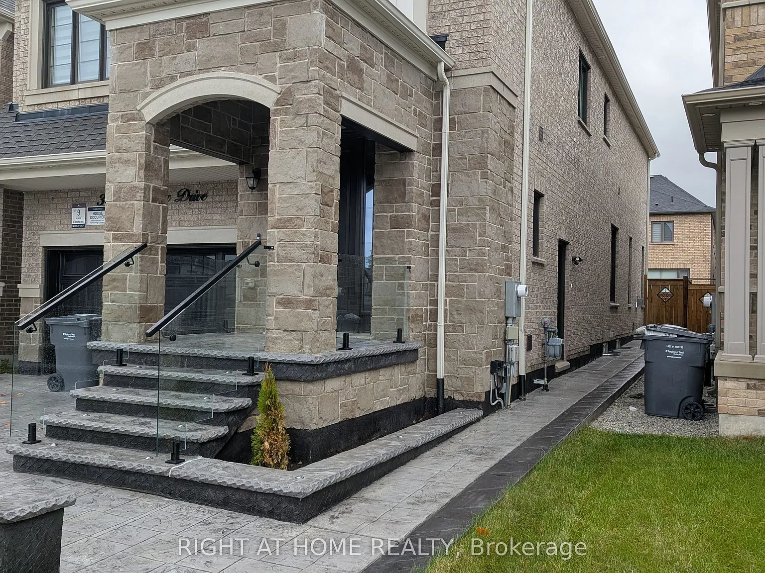 2 bed, $1,800 — Photo 1