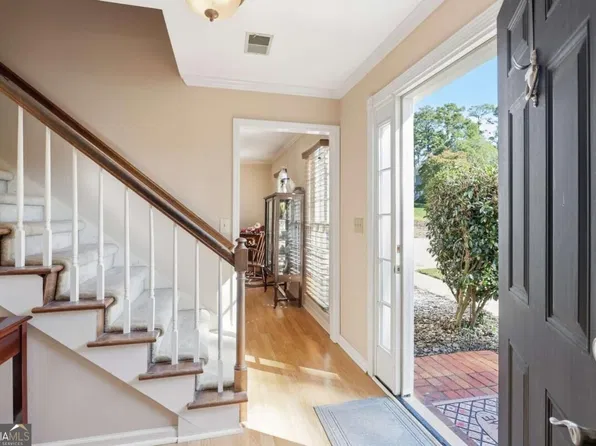166 Knollwood Dr NW, Marietta, GA 30064