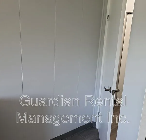 285 Ontario St #313 — Photo 4