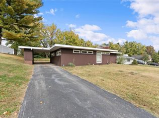 2145 Old Manor Rd, Saint Louis, MO 63136