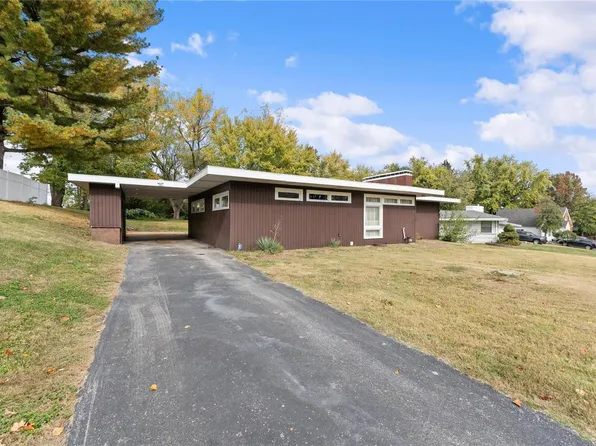 2145 Old Manor Rd, Saint Louis, MO 63136