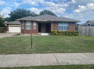 1640 Greenway Ct, Midlothian, TX 76065