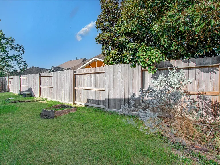 14731 Raven Hollow Ln — Photo 39