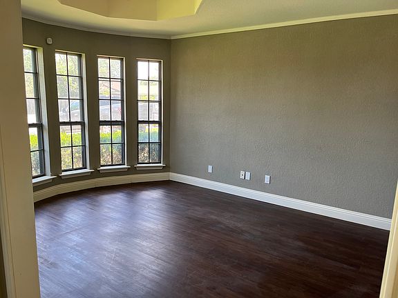 5th image of 7400 Shady Hollow Ct