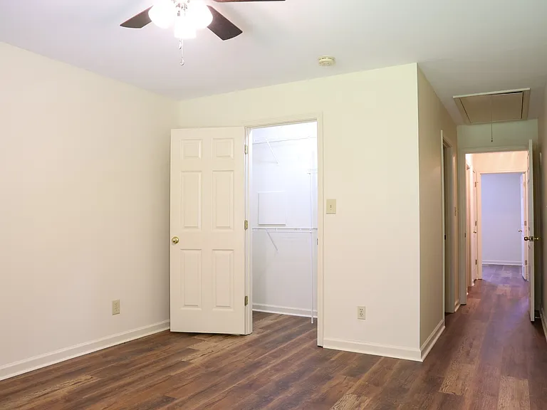 755 Sivley Rd — Photo 14