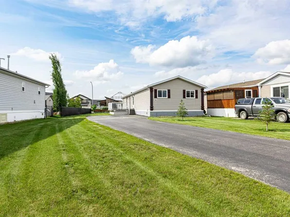 15 Mackenzie Ranch Way #98, Lacombe, AB T4L 0B4