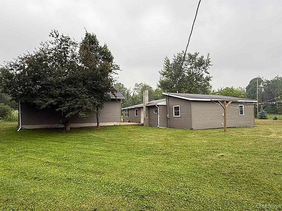 5th image of 123 Anderson Rd