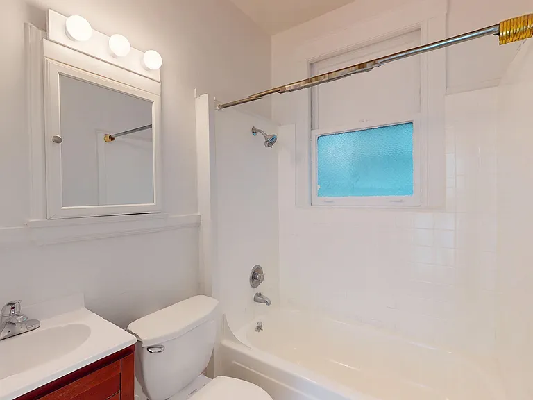154 Franklin St #304 — Photo 9