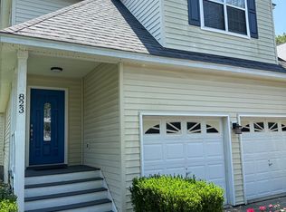 823 Harbor Place Dr, Charleston, SC 29412