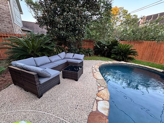 5th image of 8215 Turnmill Ct
