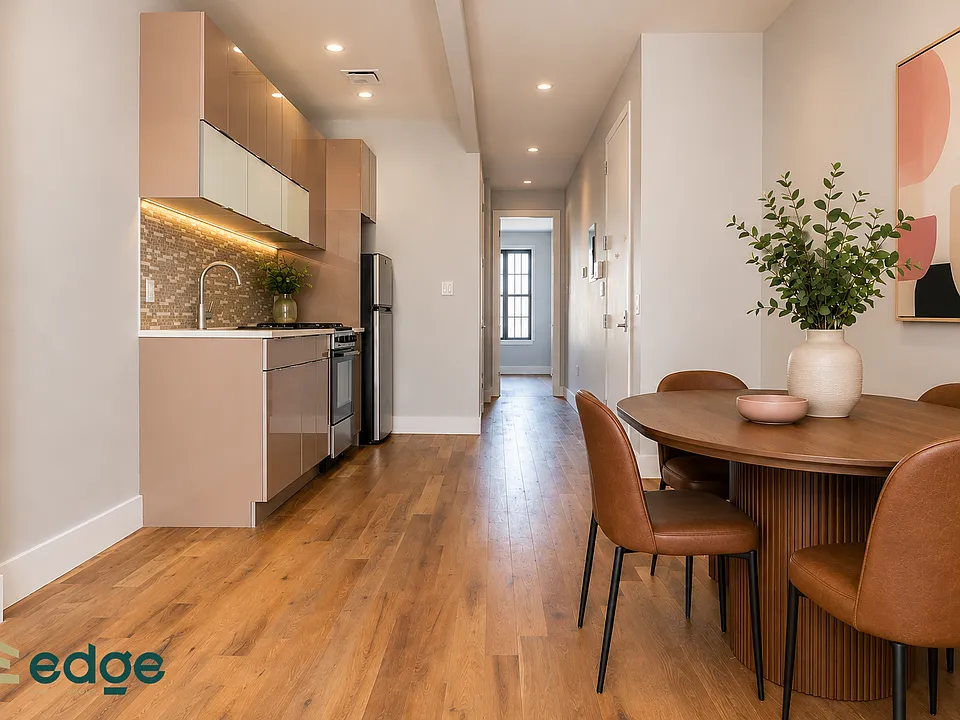 154 Woodward Ave #1L