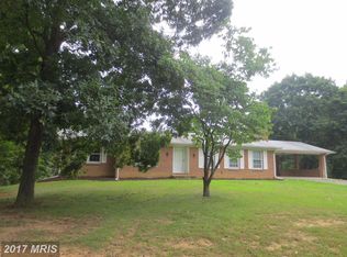 30 Russell Ln, Amissville, VA 20106