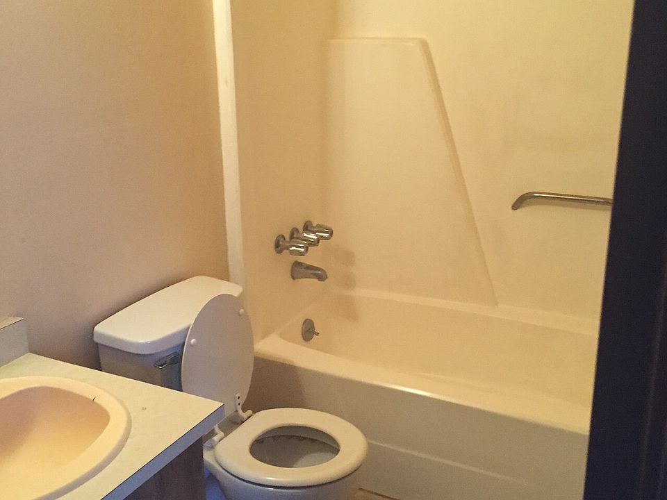 2nd image of 2228 Leo Dr #2