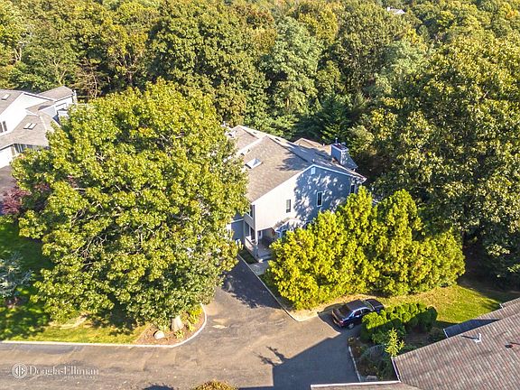 2nd image of 7 Heiko Ct