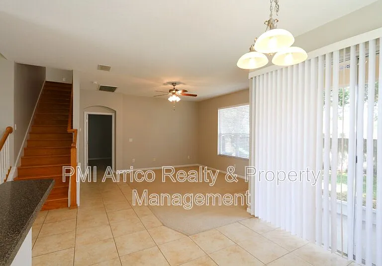 622 Breezeway Ct — Photo 4