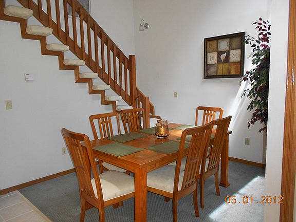 5th image of 942 Windridge Ct APT D