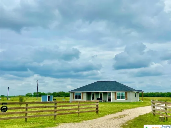 167 County Road 274, Edna, TX 77962