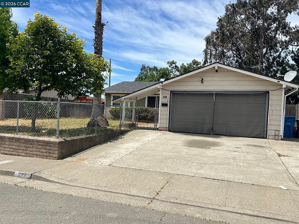 1st image of 827 Falcon Dr