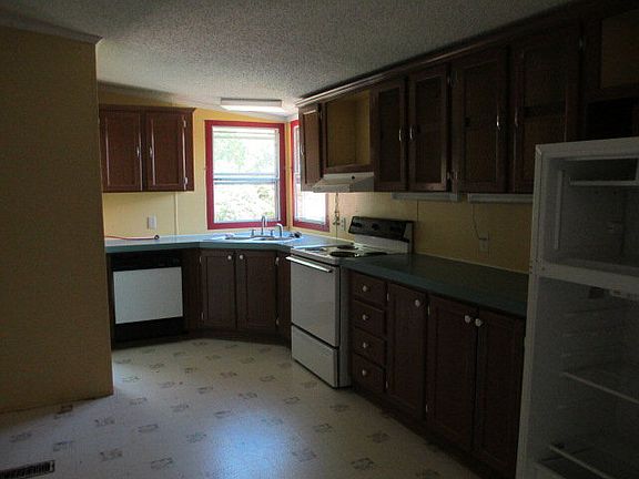 3rd image of 19303 Rhudy Dr