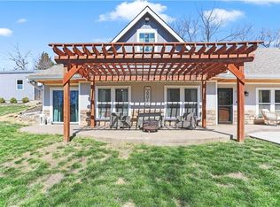 1300 NW Pryor Rd, Lees Summit, MO 64081