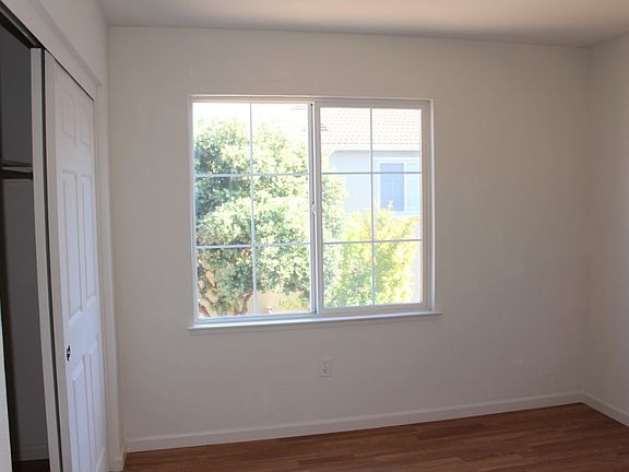 3rd image of 1016 Redhawk Ct