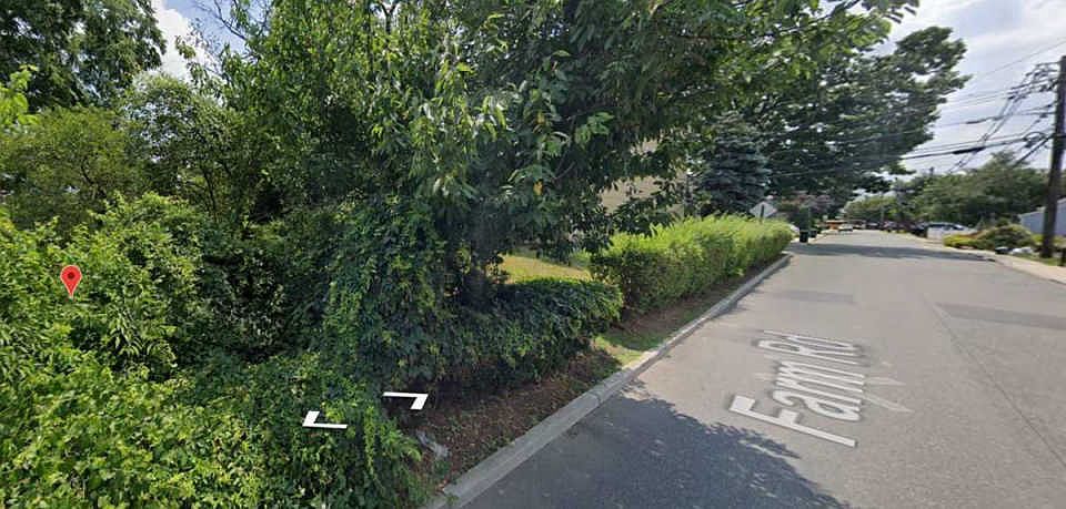 2nd image of 1110 Farm Rd