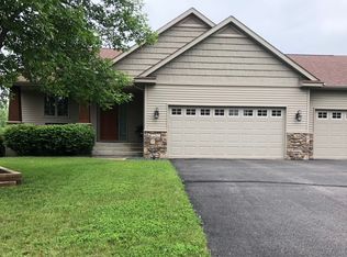 2262 Coldwater Xing, Mayer, MN 55360