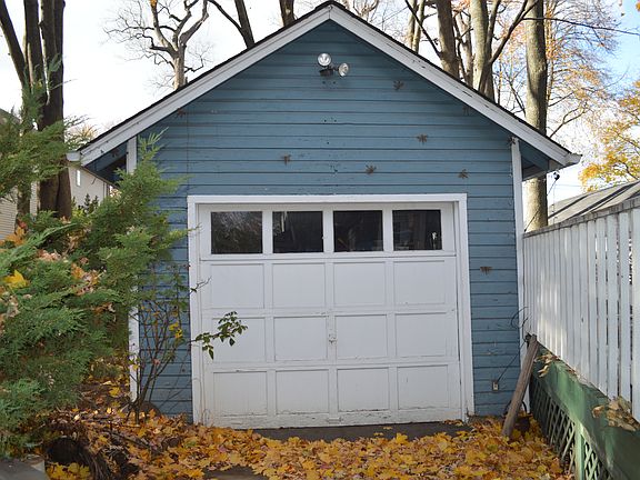 2nd image of 408 Hoyt Ave