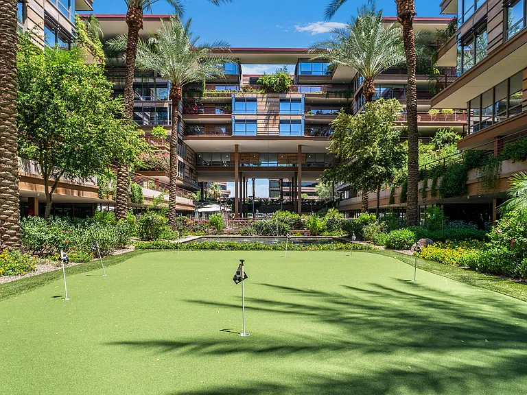 Putting green