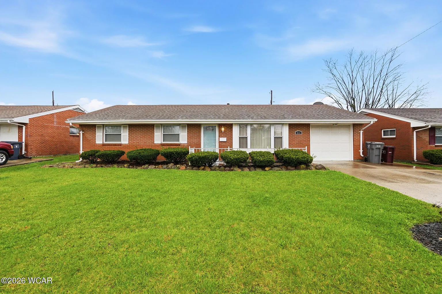 613 Meadowbrook Dr photo 1