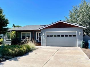 2925 NE Pinnacle Pl, Bend, OR 97701