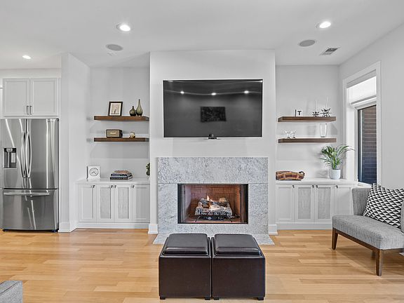 5th image of 4043 N Damen Ave #2