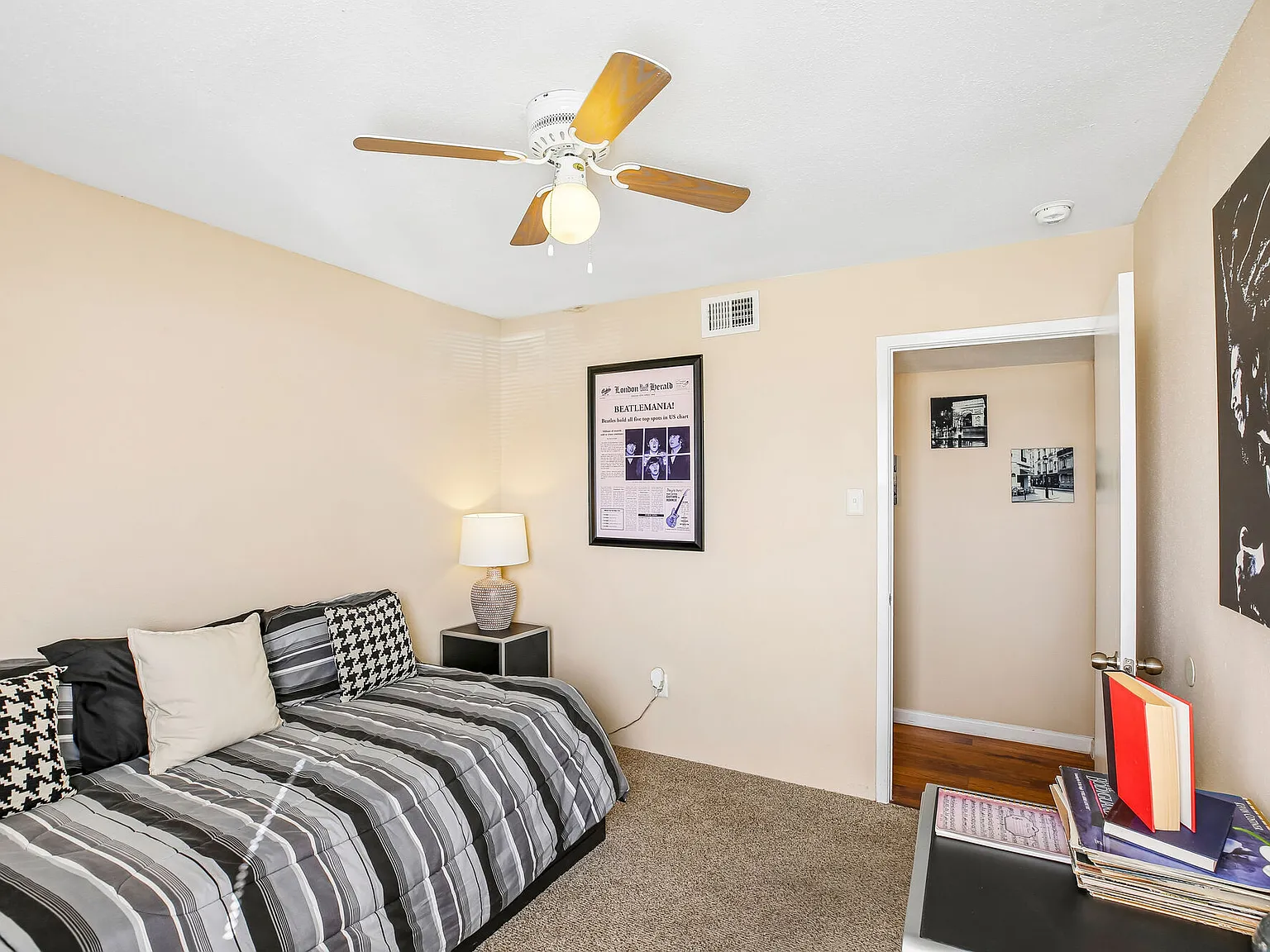Kendall Manor Apartments — Photo 4