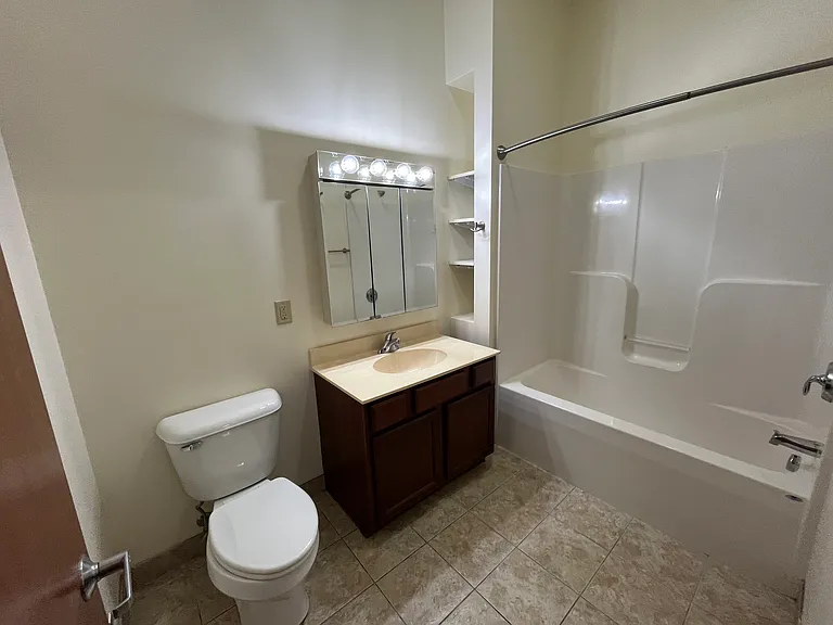 Granite Ridge Apartments — Photo 31
