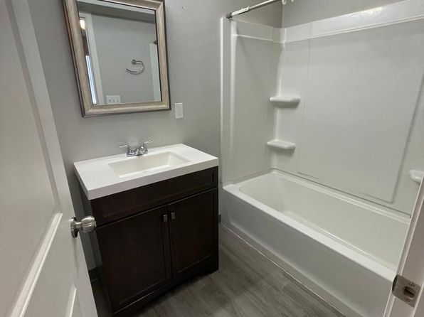 310 Acacia St NW #4, Royal City, WA 99357