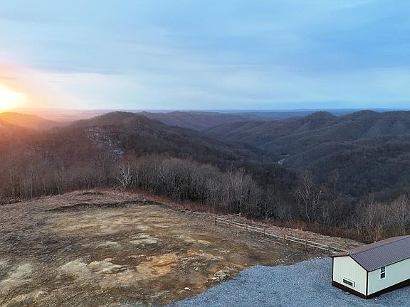 4th image of 1002 Sagamore Rd